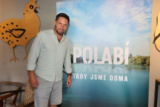 Divákům došla trpělivost s tím, jak se mluví v Polabí. Kvůli seriálu Primy se obrátili na televizní radu